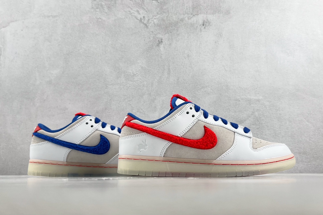  特价 
Nike Dunk Low Year of the Rabbit 白蓝红 大白兔

货号：FD