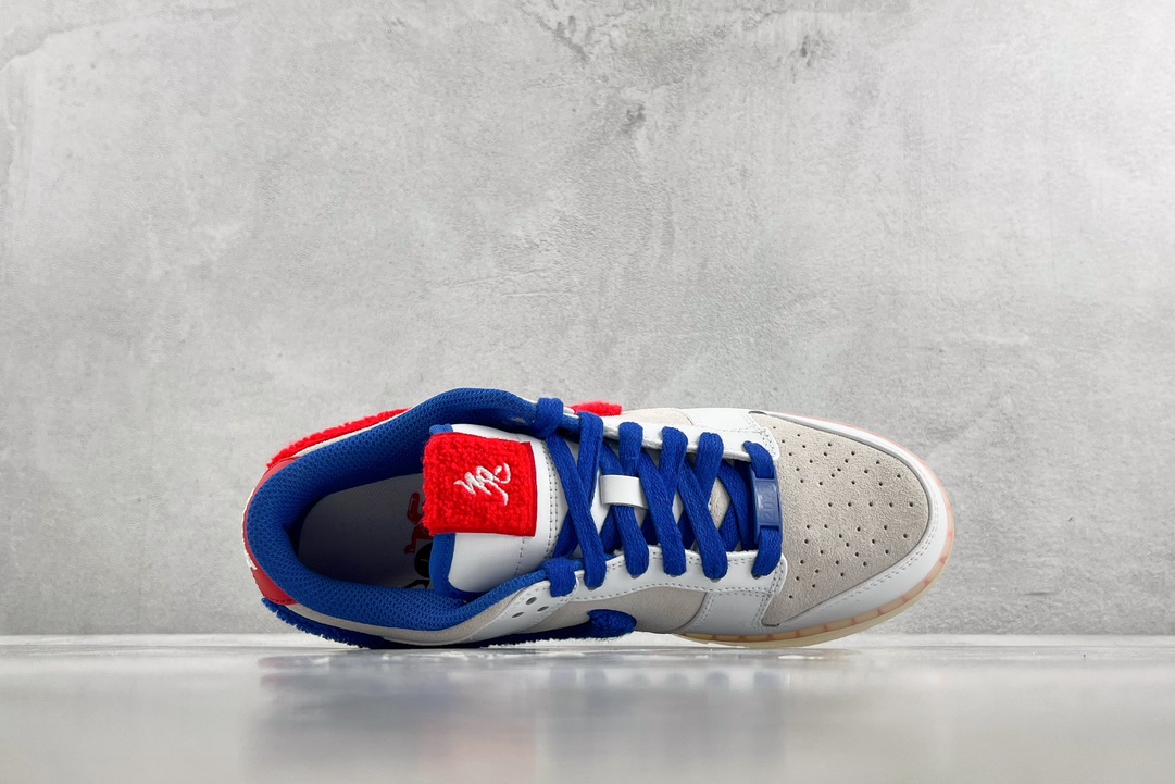  特价 
Nike Dunk Low Year of the Rabbit 白蓝红 大白兔

货号：FD