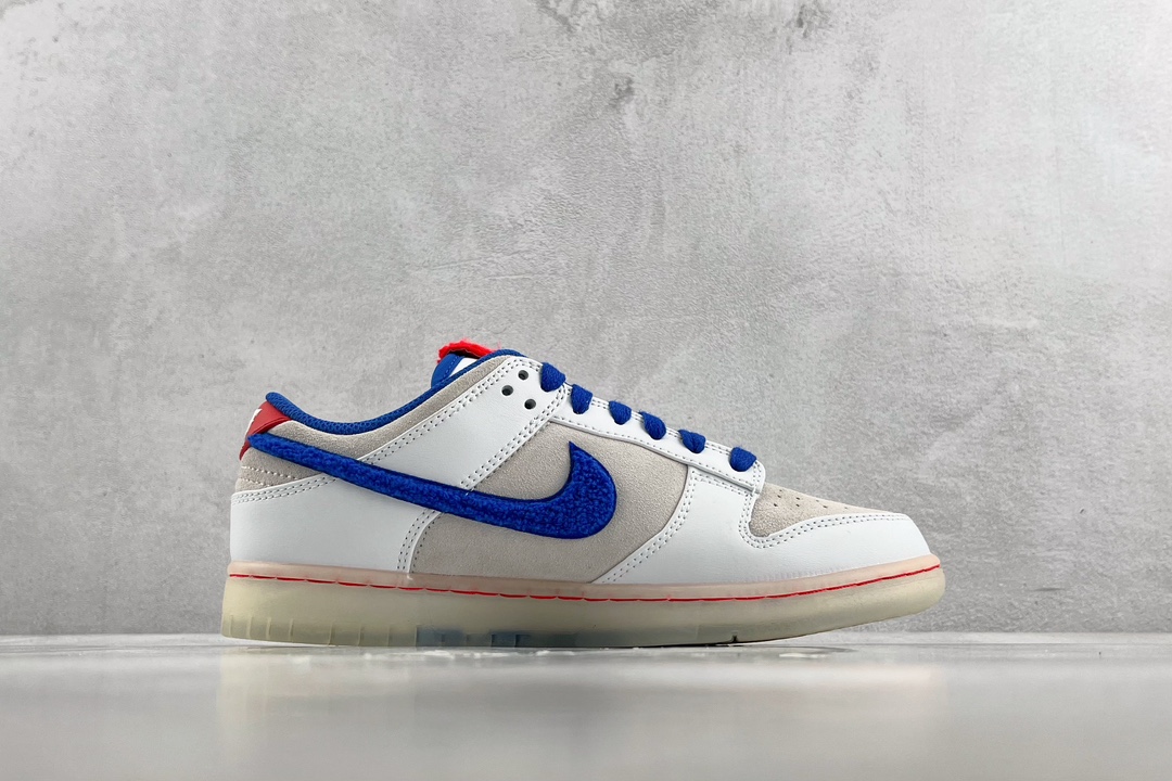  特价 
Nike Dunk Low Year of the Rabbit 白蓝红 大白兔

货号：FD