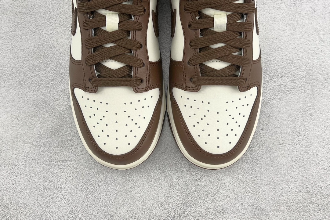  特价 
Nike Dunk Low Surfaces In Brown And Sai 巧克力 棕白
