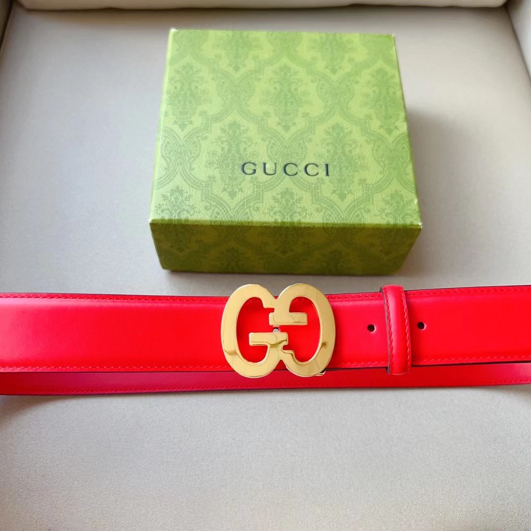 这款腰带采用GGSupremepvc
