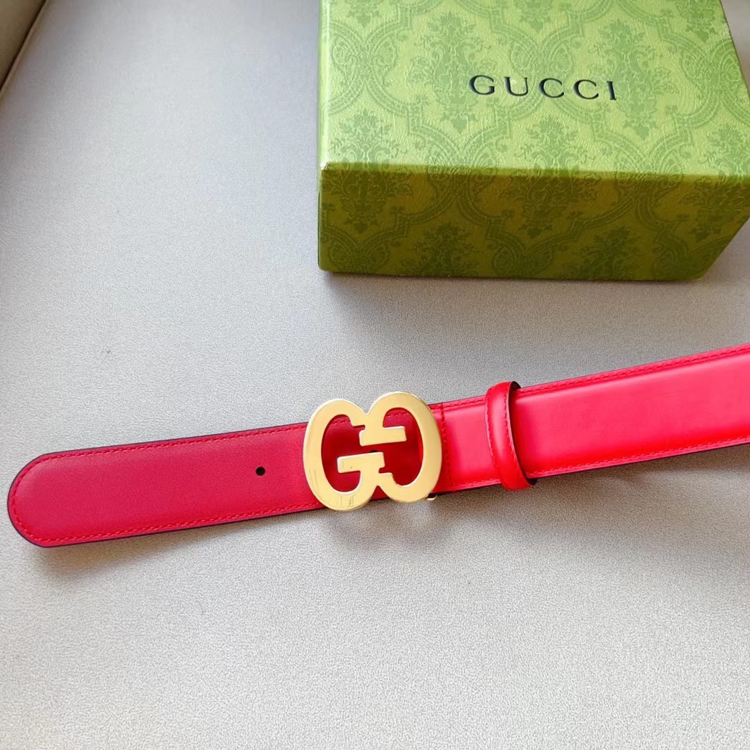 这款腰带采用GGSupremepvc