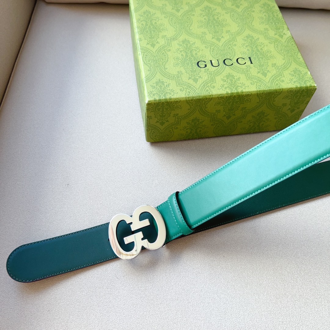这款腰带采用GGSupremepvc