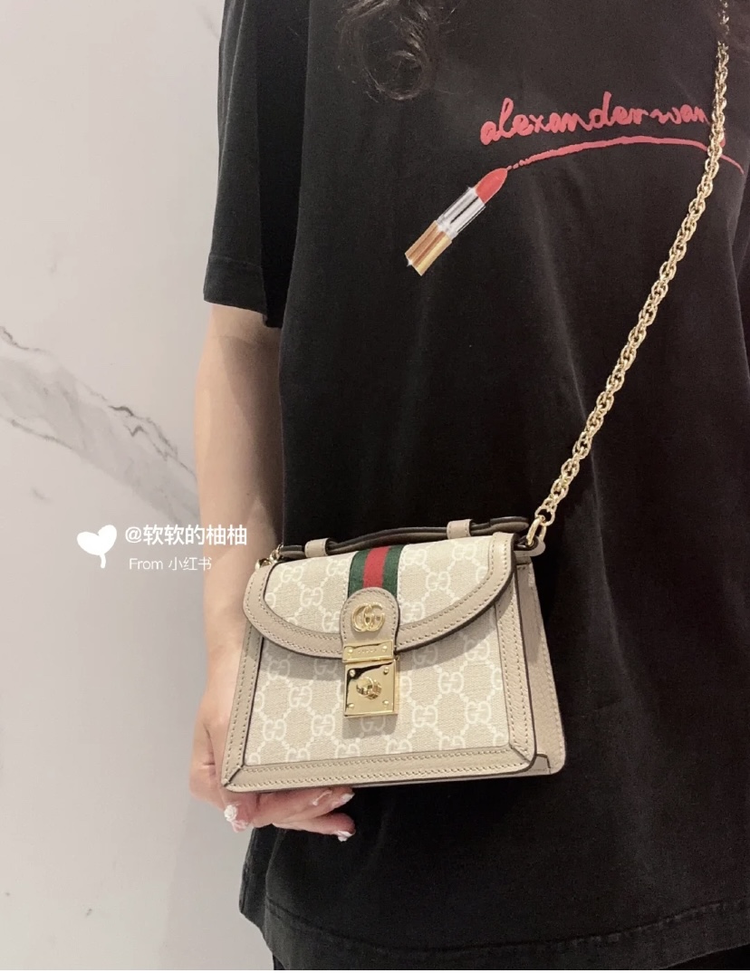 Gucci Who doesnt love exquisite mini bags? A bag thats perfect for summer