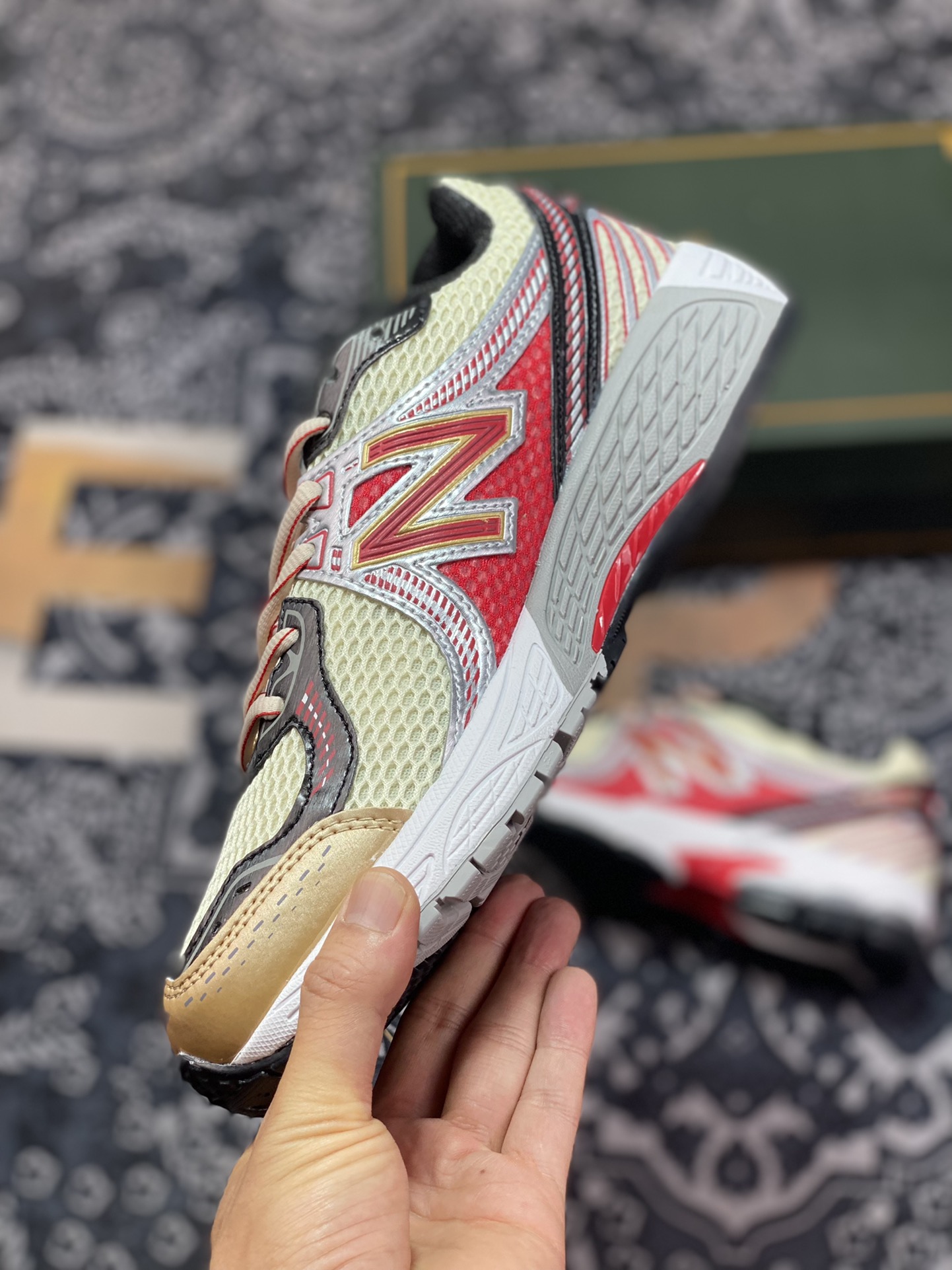 New Balance 860V2 series low-top classic retro jogging shoes ”retro red gold silver gray beige” ML860AD2