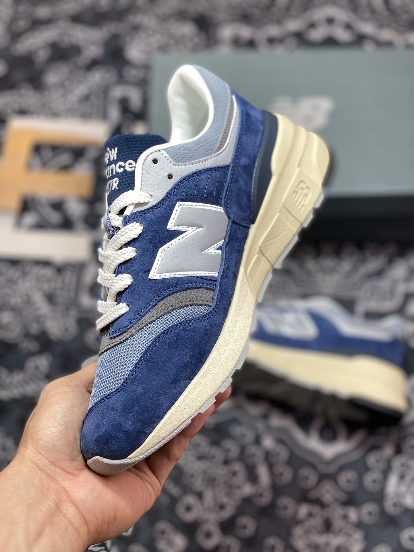 New Balance 997R ”Navy” improved series low-top classic jogging shoes ”Navy blue silver beige bottom” U997RHB