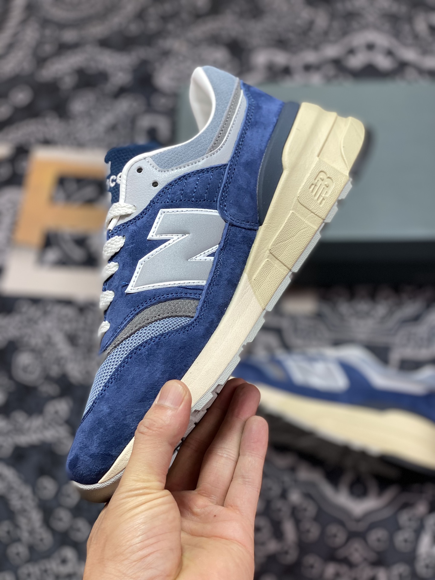 New Balance 997R ”Navy” improved series low-top classic jogging shoes ”Navy blue silver beige bottom” U997RHB