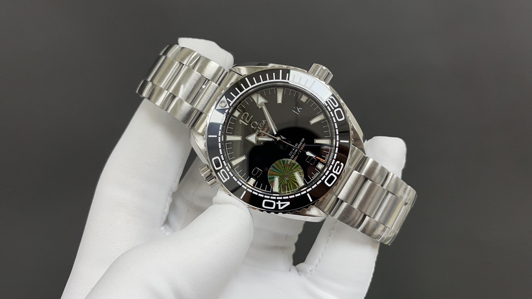 Omega 欧米茄 海马600 三针 白钢 43.5mm 8900机
