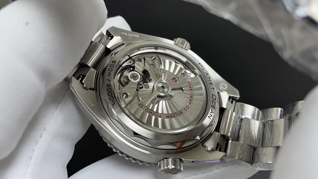 Omega 欧米茄 海马600 三针 白钢 43.5mm 8900机