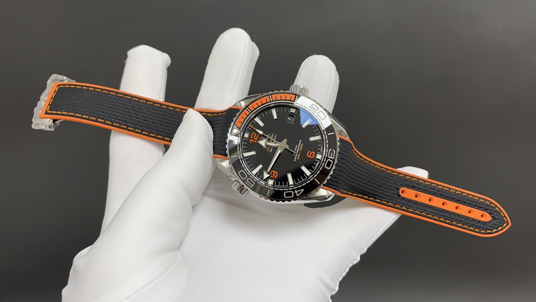 Omega 欧米茄 四分之一橙 43.5mm 8900机