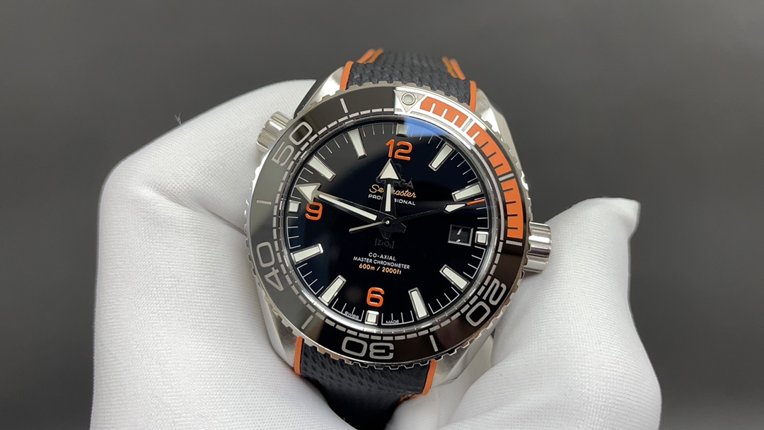 Omega 欧米茄 四分之一橙 43.5mm 8900机