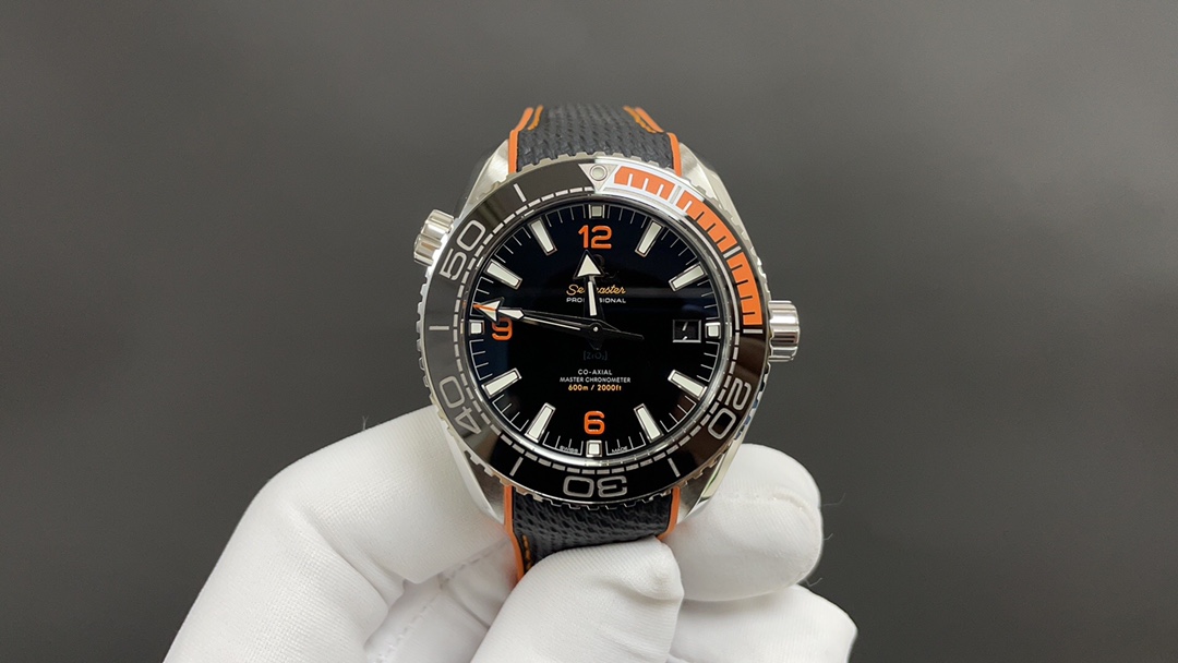Omega 欧米茄 四分之一橙 43.5mm 8900机