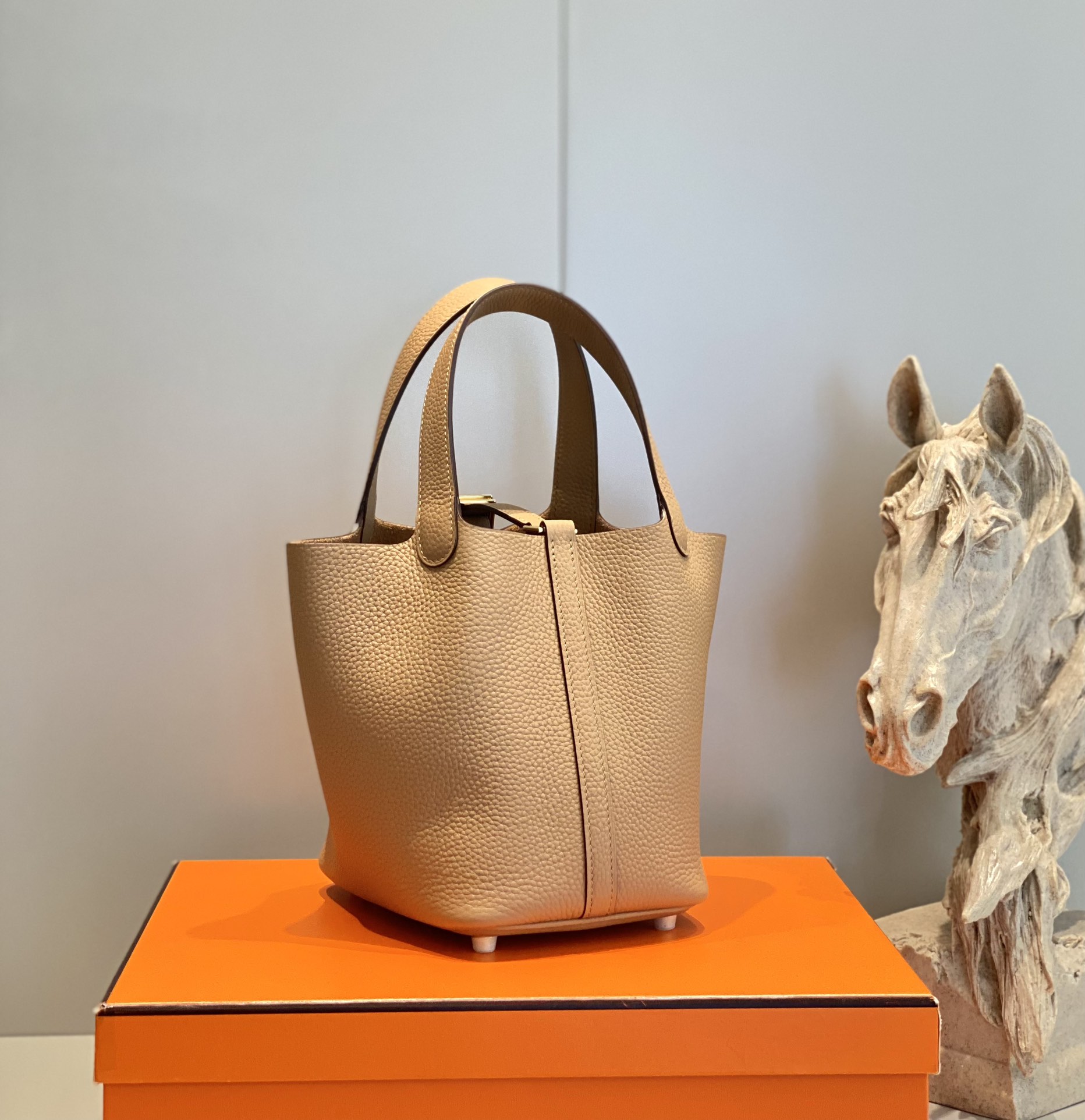Hermès Luxury Designer Handbag Shoulder Crossbody Bag crafted in premium 4