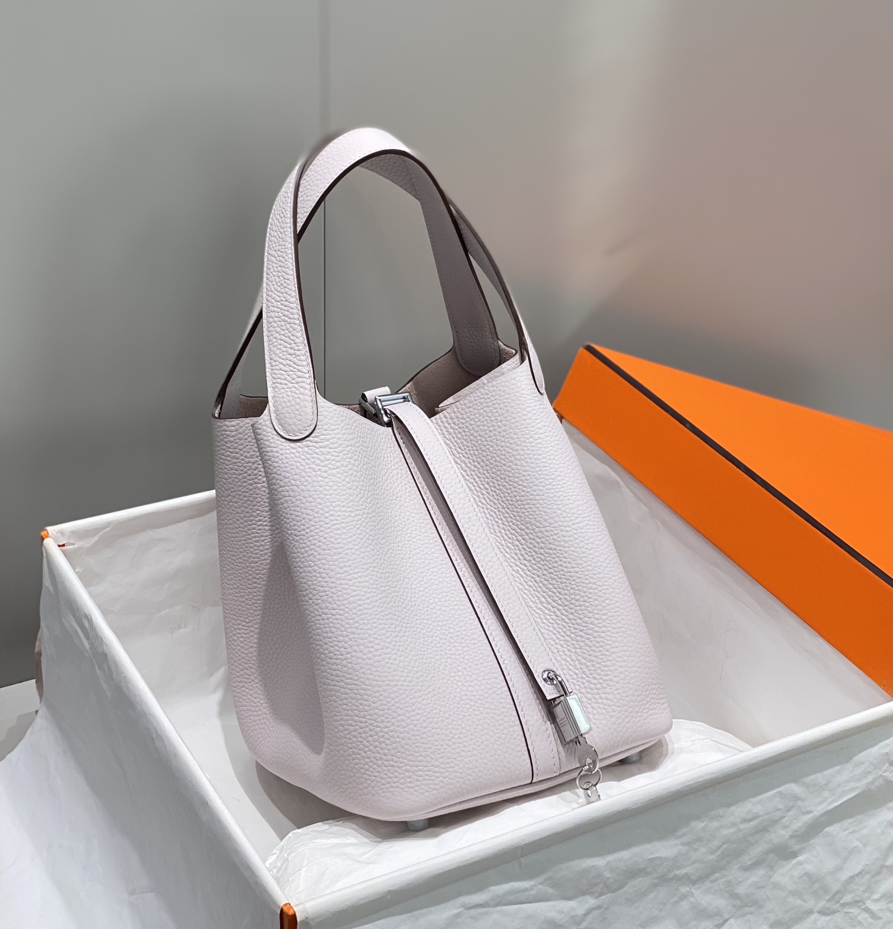 Hermès Luxury Designer Handbag Shoulder Crossbody Bag crafted in premium 2