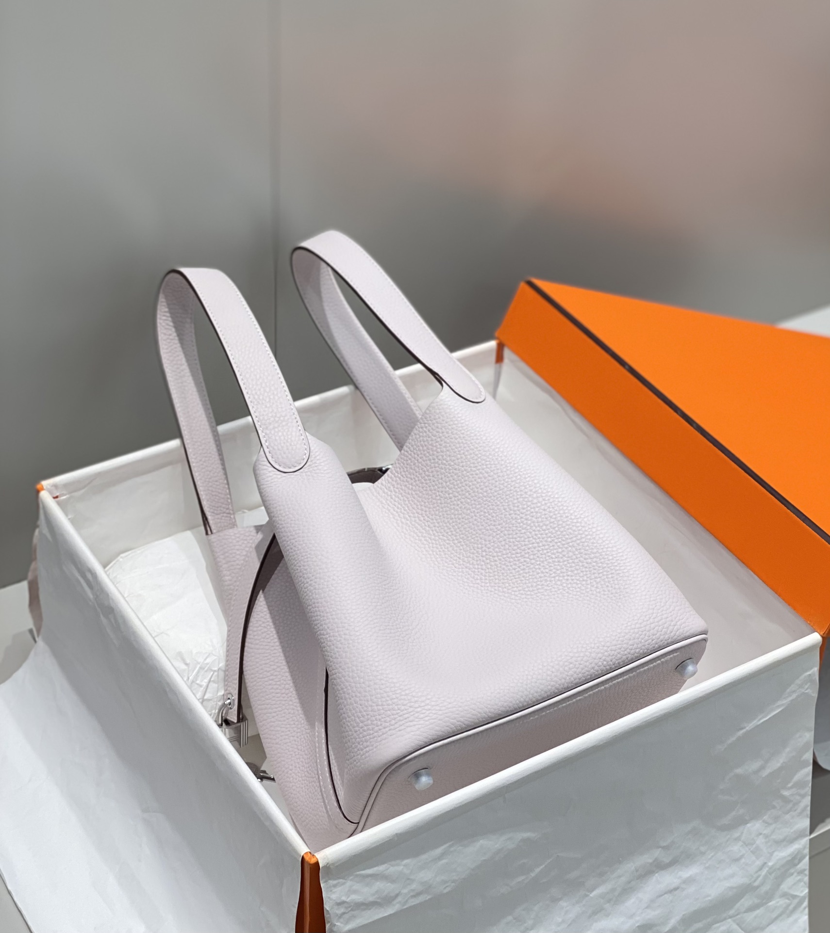 Hermès Luxury Designer Handbag Shoulder Crossbody Bag crafted in premium 3