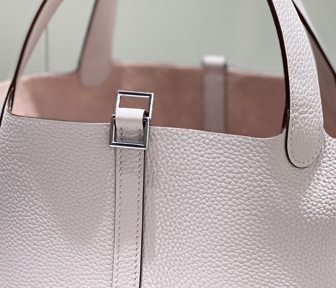 Hermès Luxury Designer Handbag Shoulder Crossbody Bag crafted in premium 8