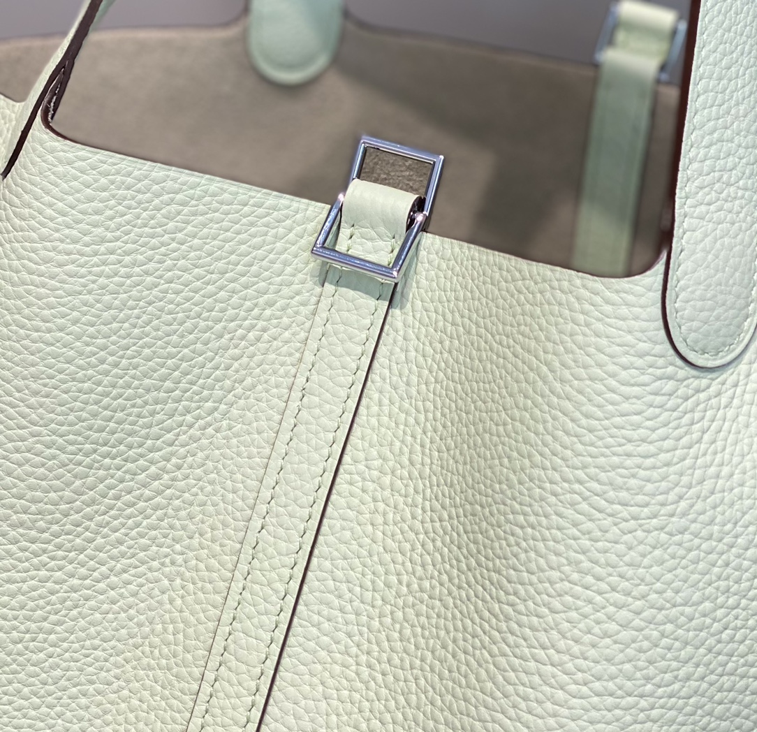 Hermès Picotin Lock 22 in Vert Bosphore Leather Bucket Bag 8 i1688741424 487 6