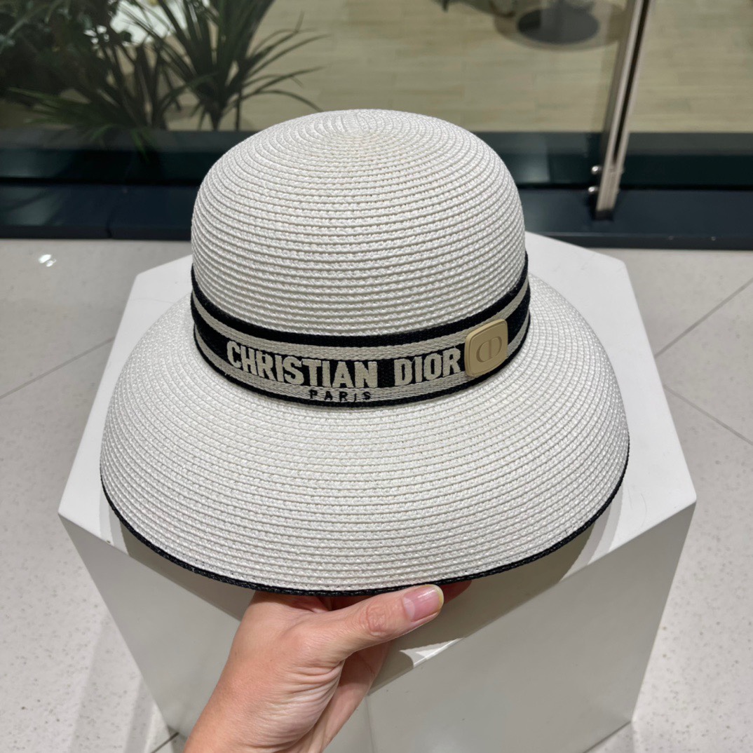 【DIOR迪奥】早春新款韩版休闲大帽檐草编遮阳草帽🤩沙滩风，简约大方，百搭单品～出街首选，新款帽型超美腻