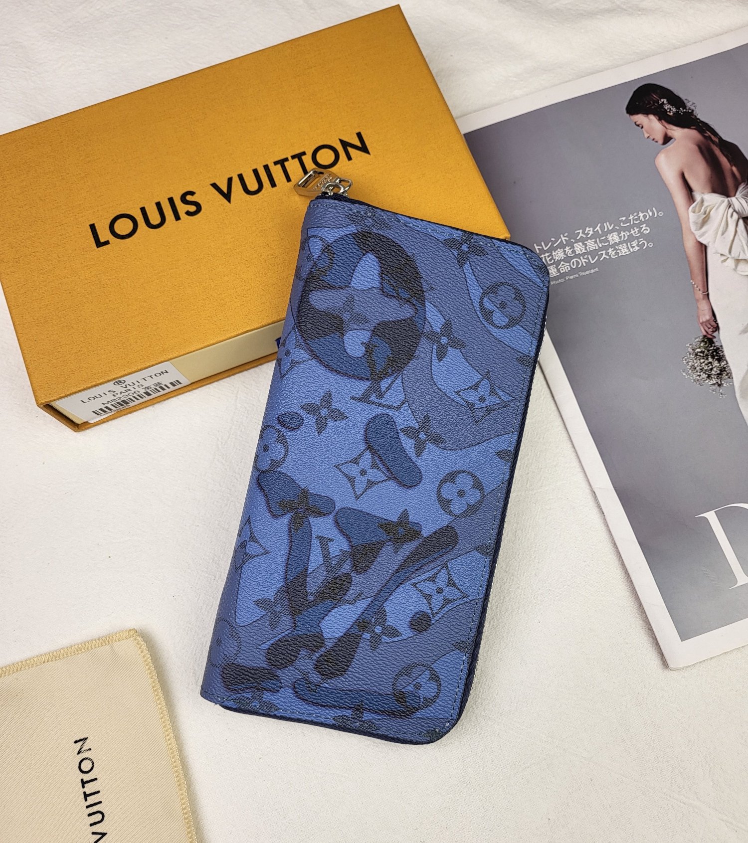 Interior card compartments