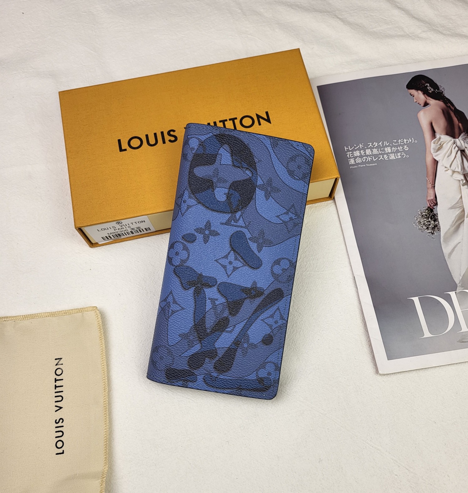 Close-up of the leather texture on the bifold wallet