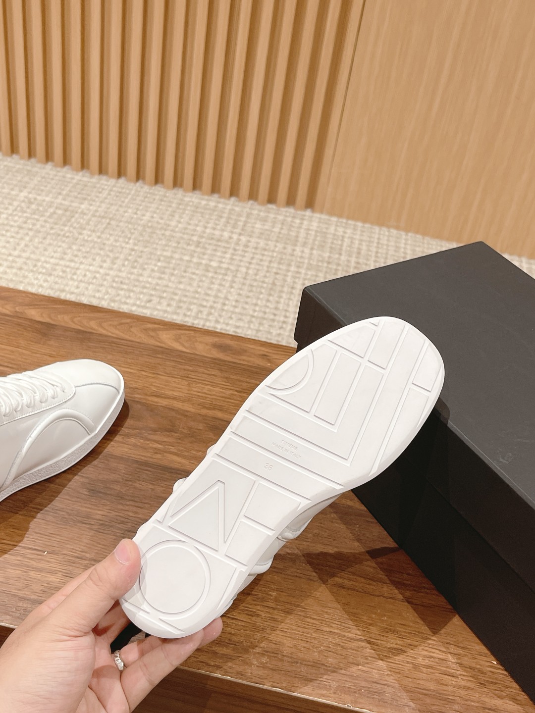 Stylish TOTEME Leisure and Sports Shoes with Sheepskin Material, Size 35-39. - 图片 8
