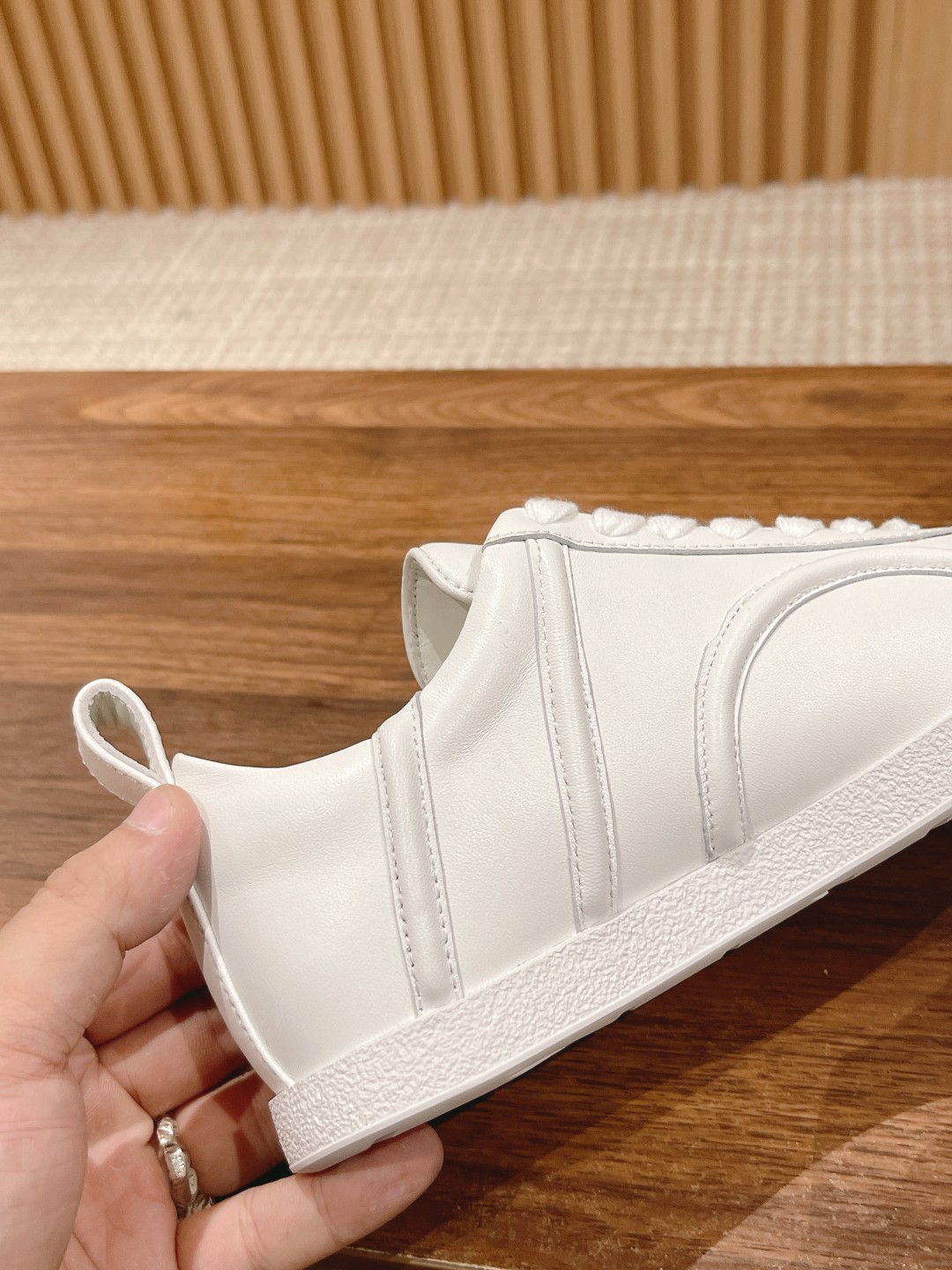 Stylish TOTEME Leisure and Sports Shoes with Sheepskin Material, Size 35-39. - 图片 9