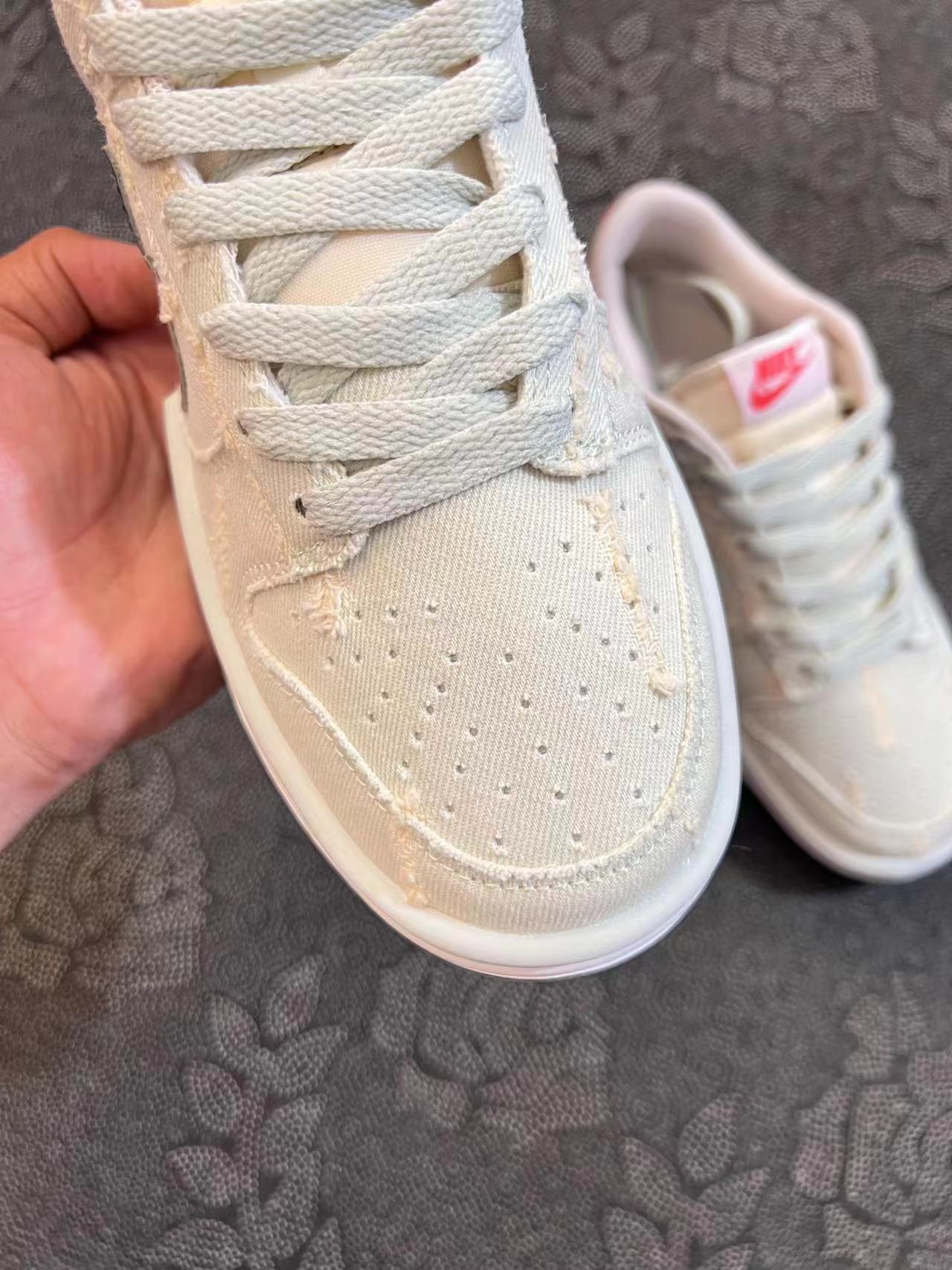 ? 正品定制 Nike Dunk Low 米白配色?可撕鞋面 动漫头 ！