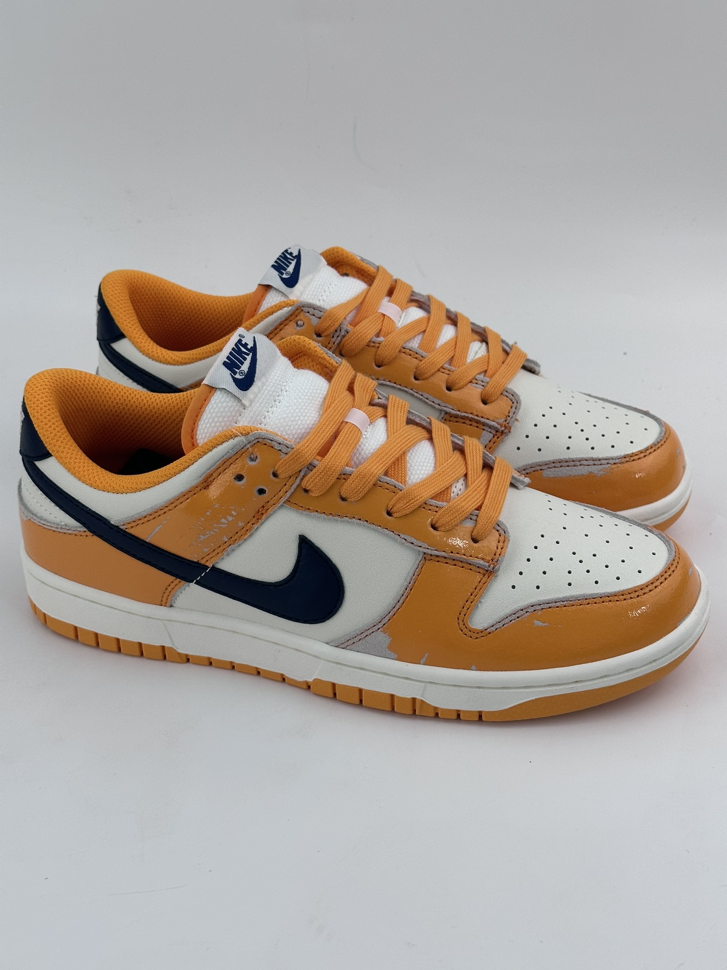 Nike SB Dunk Low 复古做旧白橙 FN3418-100