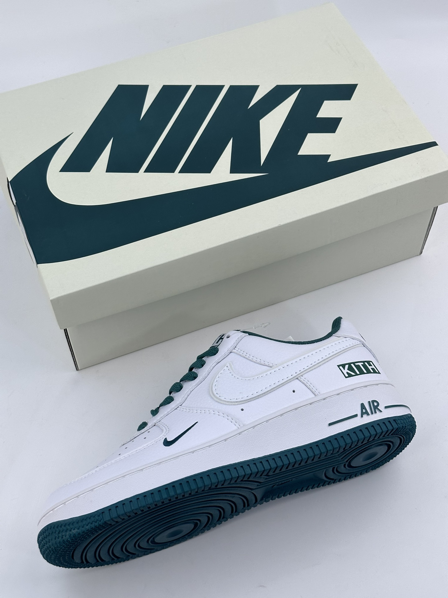 Nike Air Force 1 Low 07 x Kith 联名白军绿 KT1659-003