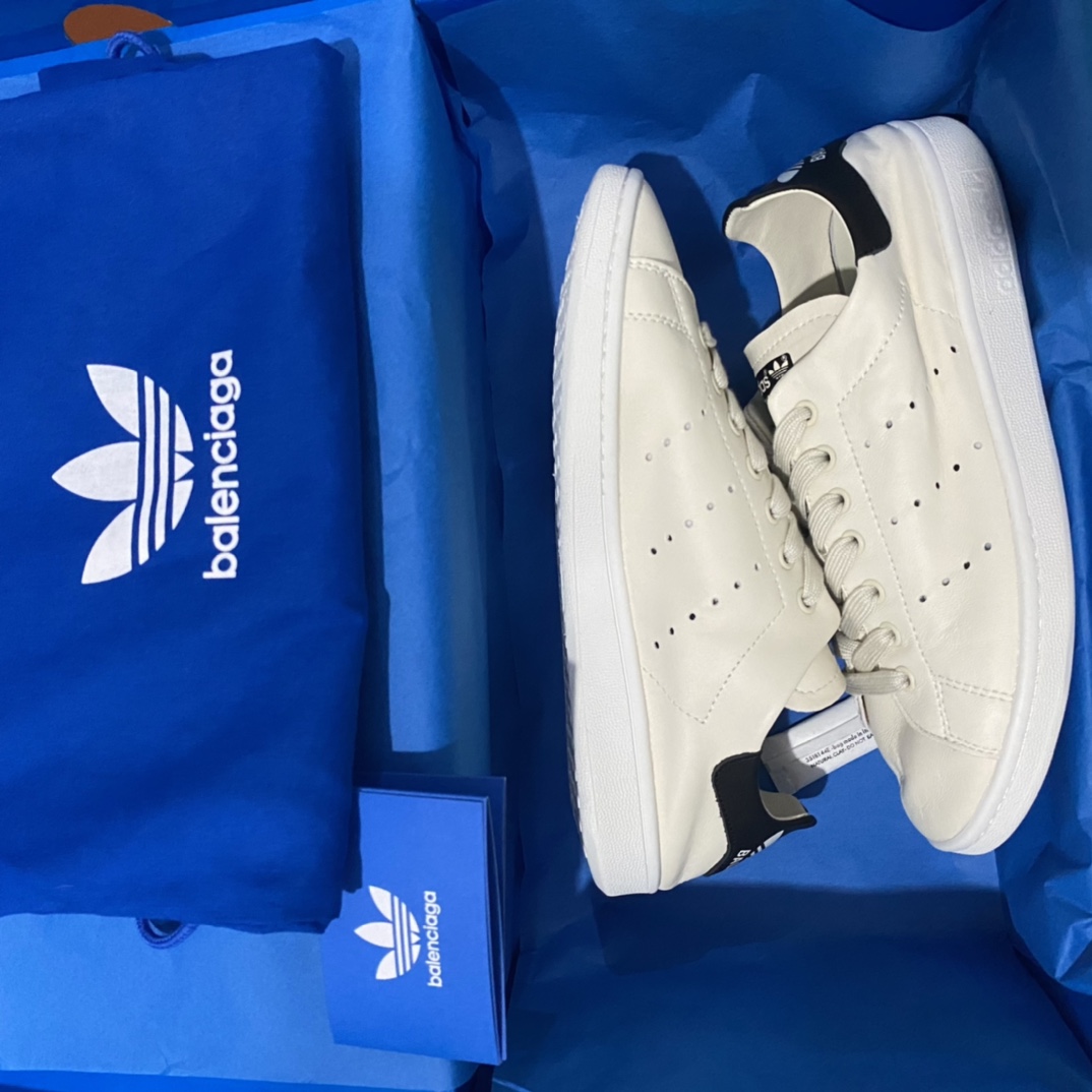 图片[9]-【Good版本】Balenciaga x Adidas Originals StanSmith巴黎世家阿迪达斯联名款史密斯做旧风运动鞋设计简洁 其流线鞋头设计和疏孔三间成为全球的时尚指标 这种皮革运动鞋配备饰有三叶标志的鞋踭垫 皮革衬里缔造舒适的穿着体验  尺码 35 36 37 38 39 40 41 42 43 44 45-莆田鞋批发中心