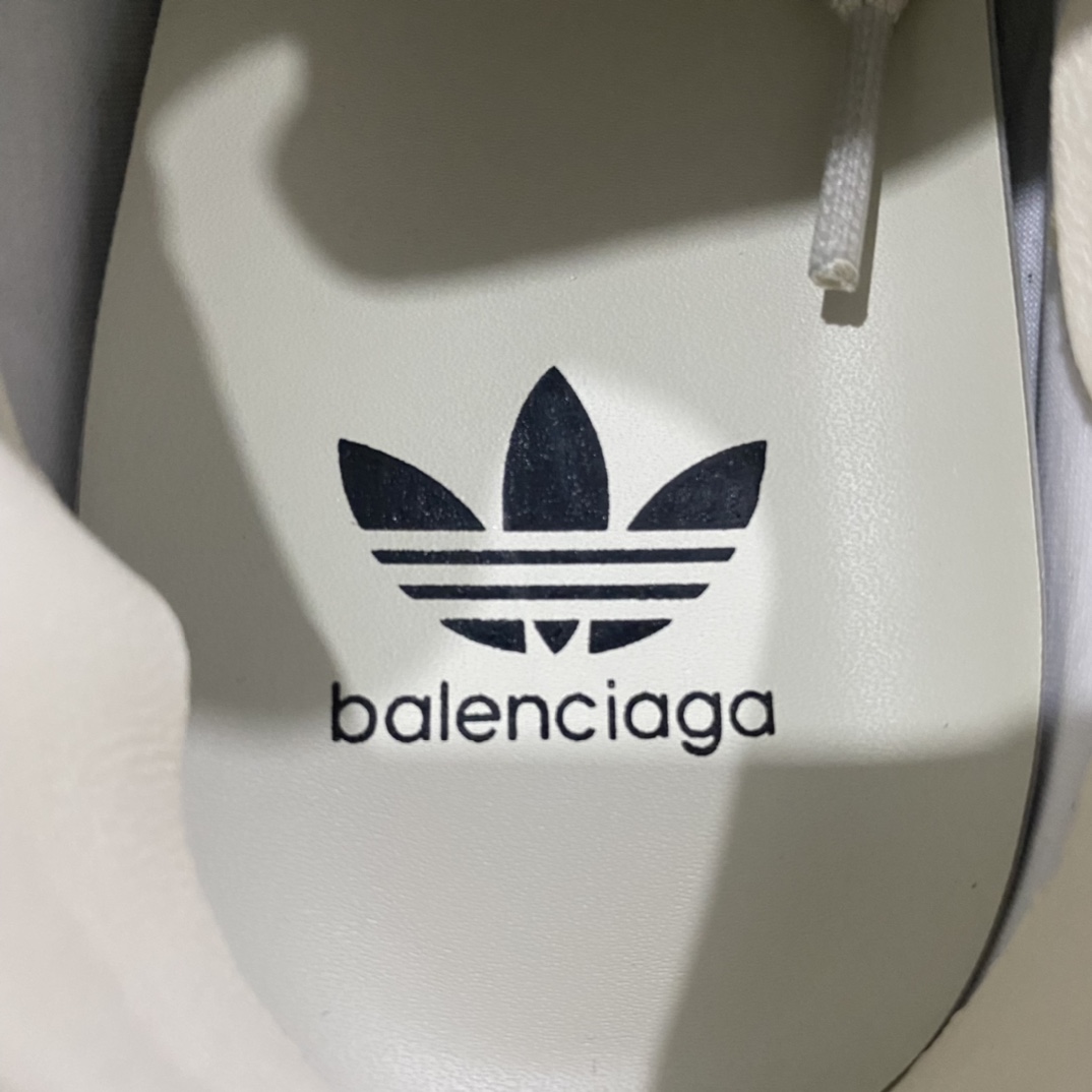 图片[3]-【Good版本】Balenciaga x Adidas Originals StanSmith巴黎世家阿迪达斯联名款史密斯做旧风运动鞋设计简洁 其流线鞋头设计和疏孔三间成为全球的时尚指标 这种皮革运动鞋配备饰有三叶标志的鞋踭垫 皮革衬里缔造舒适的穿着体验  尺码 35 36 37 38 39 40 41 42 43 44 45-莆田鞋批发中心