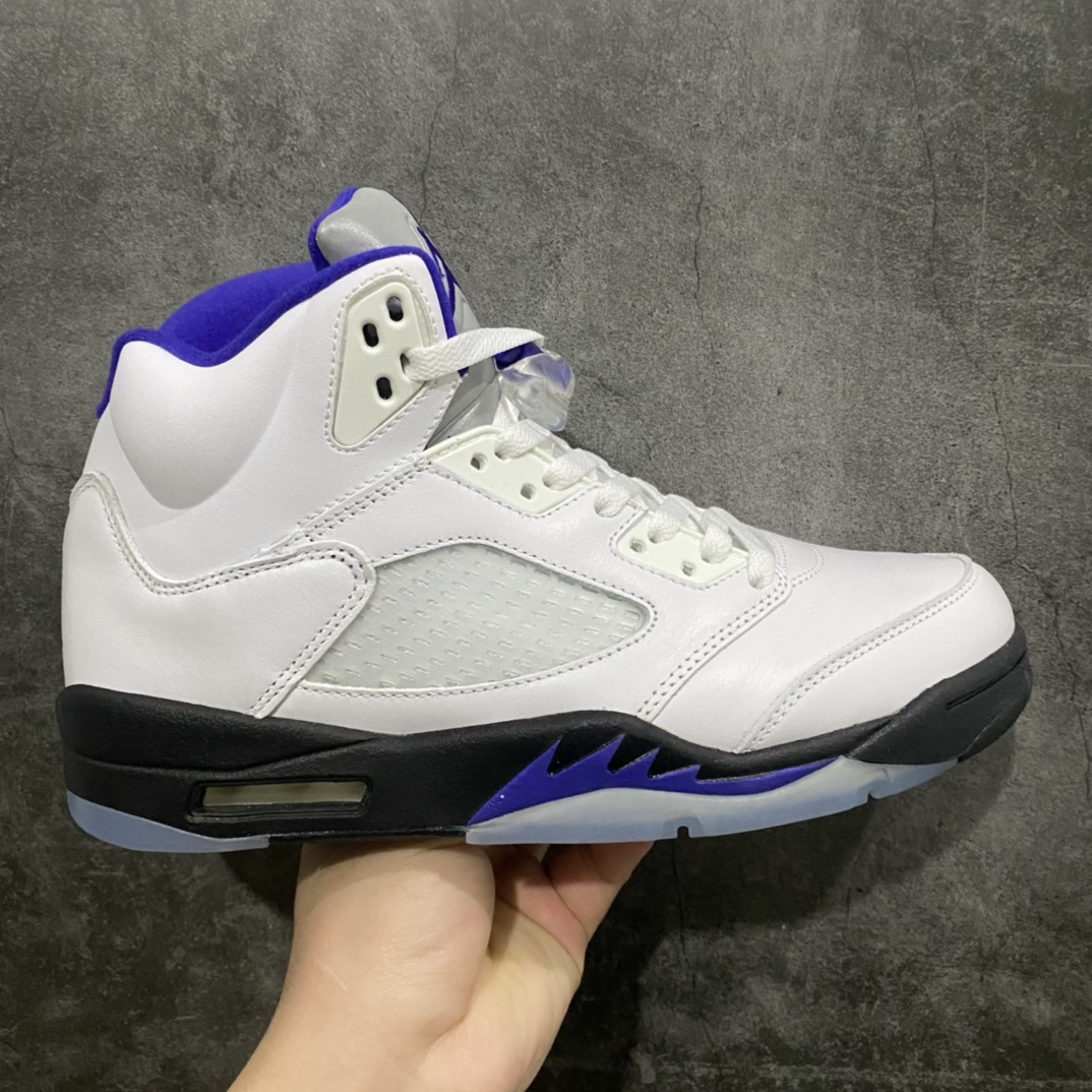 【外贸版】Air Jordan AJ5康扣白紫色 DD0587-141n全鞋头层皮料打造 用料绝不含糊工艺方面大到整体鞋型 漏斗收腰n 底线拉帮 LOGO立体 小到针眼排布 载片对称  鞋标规范 鞋垫背胶 中底可视气垫 半透明水晶大底等等 货号：DD0587-141 Size：40 40.5 41 42 42.5 43 44 44.5 45 46 47.5-莆田鞋批发中心