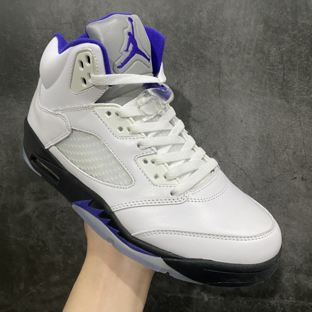 图片[3]-【外贸版】Air Jordan AJ5康扣白紫色 DD0587-141n全鞋头层皮料打造 用料绝不含糊工艺方面大到整体鞋型 漏斗收腰n 底线拉帮 LOGO立体 小到针眼排布 载片对称  鞋标规范 鞋垫背胶 中底可视气垫 半透明水晶大底等等 货号：DD0587-141 Size：40 40.5 41 42 42.5 43 44 44.5 45 46 47.5-莆田鞋批发中心