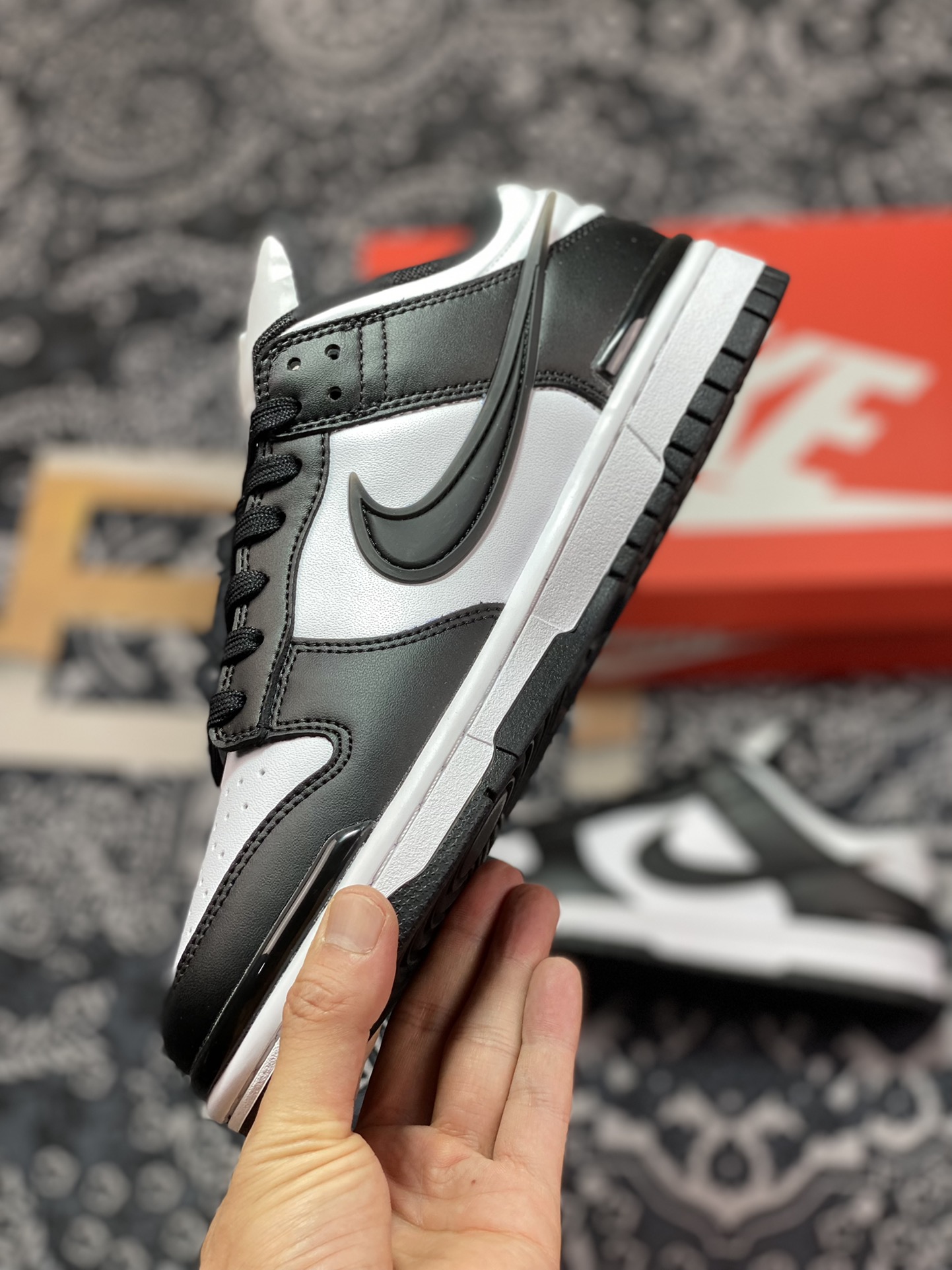 耐克Nike SB Dunk Low Twist”Panda“扣篮滑板板鞋“黑白熊猫立体钩子”DZ2794-001