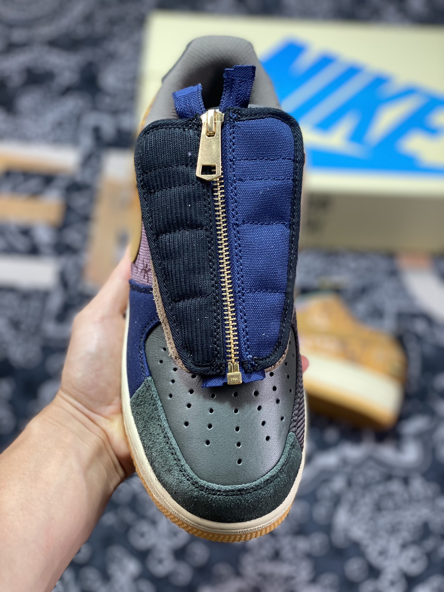 优选 外贸纯原版Travis Scott x Air Force 1 空军倒勾 CN2405-900