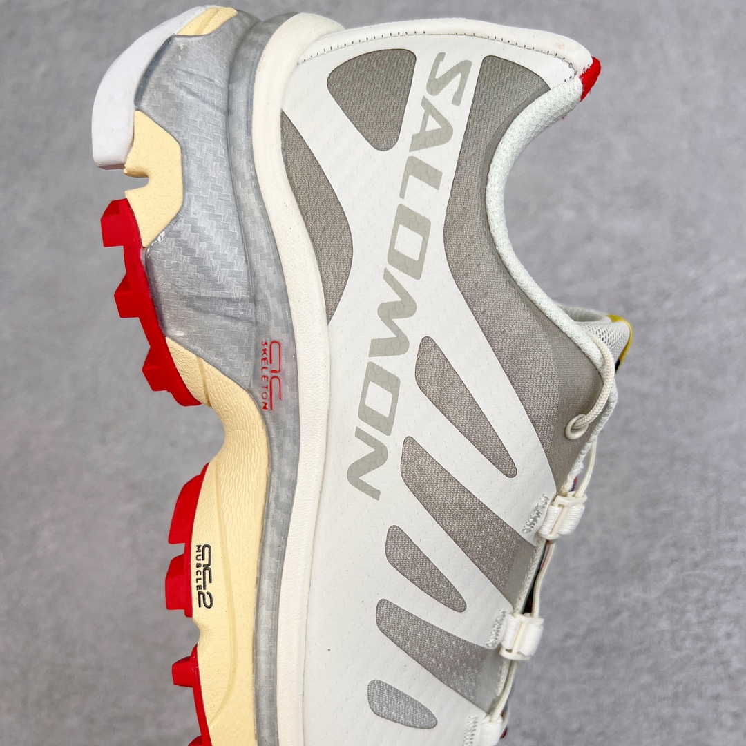 图片[6]-＃GX/绿X Salomon XT-4 OG Advanced 萨洛蒙系列低帮城市越野机能透气休闲运动鞋 鞋舌处附有迷你网眼袋收纳鞋绳以及下方的多色 Logo 标签 接着搭载奶油色 ACS 技术中底以及金色 TPU 塑料部件提升鞋款耐用性 中底与鞋面之间饰有海蓝色条状细节有效增添鞋款层次 最后应用黑色 Contragrip Chevron 外底完成鞋款设计 这次配色颇为高调 两款配色均以绚丽的渐变设计呈现 一款以粉紫渐变主打 另一款以黄绿渐变呈现 视觉效果相当吸睛 鞋面的使用玻璃纤维覆盖物加固 并通过细绳扣系带系统进行锁定 Salomon 的品牌logo 出现在脚后跟和前掌部位 中底虽然偏薄 但非常耐用 与模压塑料ACS 框架以及致密AC2 Muscle 鞋底单元结合 能够提供出色的支撑力和缓冲性 尺码：36 36.5 37.5 38 38.5 39 40 40.5 41 42 42.5 43 44 44.5 45-选品中心