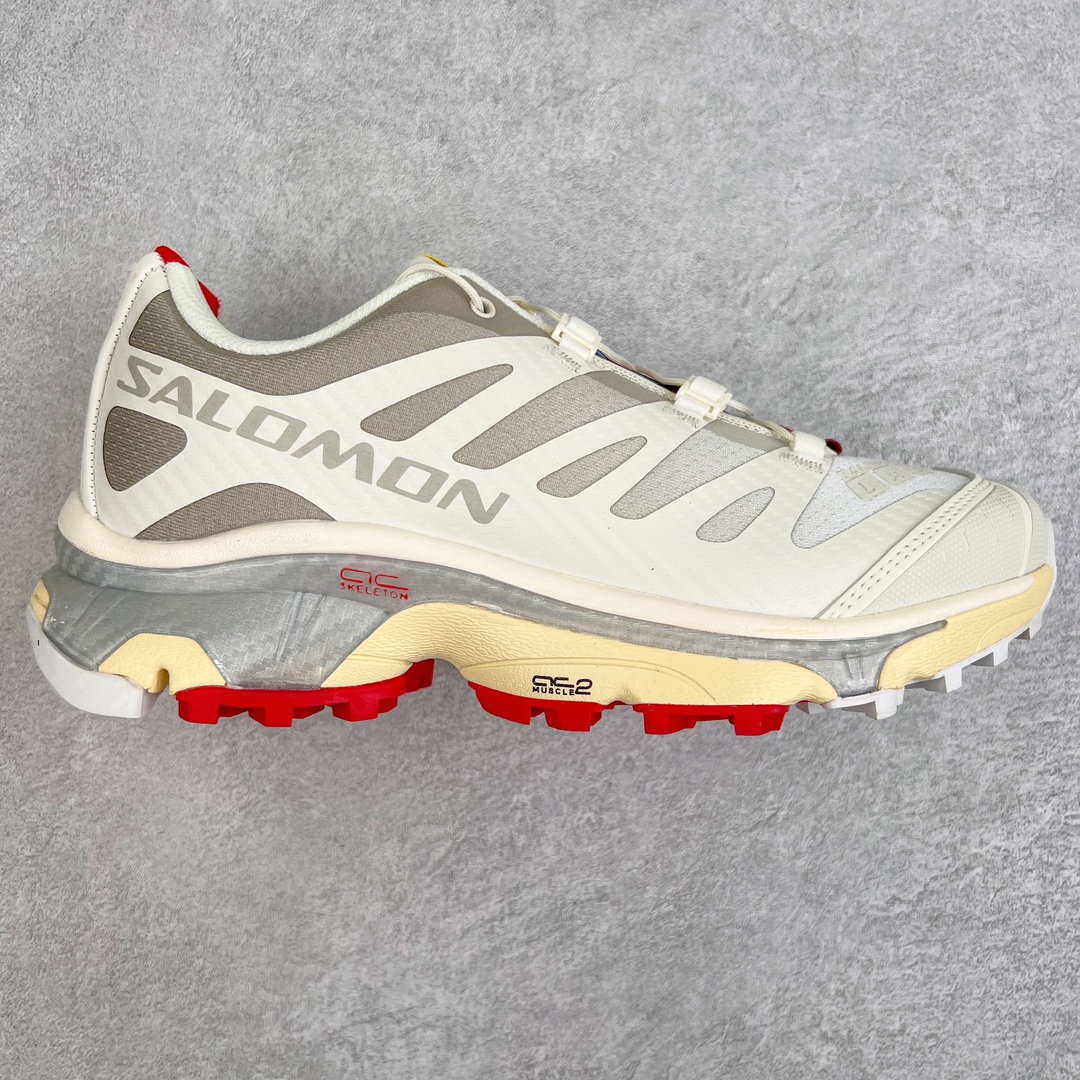 ＃GX/绿X Salomon XT-4 OG Advanced 萨洛蒙系列低帮城市越野机能透气休闲运动鞋 鞋舌处附有迷你网眼袋收纳鞋绳以及下方的多色 Logo 标签 接着搭载奶油色 ACS 技术中底以及金色 TPU 塑料部件提升鞋款耐用性 中底与鞋面之间饰有海蓝色条状细节有效增添鞋款层次 最后应用黑色 Contragrip Chevron 外底完成鞋款设计 这次配色颇为高调 两款配色均以绚丽的渐变设计呈现 一款以粉紫渐变主打 另一款以黄绿渐变呈现 视觉效果相当吸睛 鞋面的使用玻璃纤维覆盖物加固 并通过细绳扣系带系统进行锁定 Salomon 的品牌logo 出现在脚后跟和前掌部位 中底虽然偏薄 但非常耐用 与模压塑料ACS 框架以及致密AC2 Muscle 鞋底单元结合 能够提供出色的支撑力和缓冲性 尺码：36 36.5 37.5 38 38.5 39 40 40.5 41 42 42.5 43 44 44.5 45-选品中心