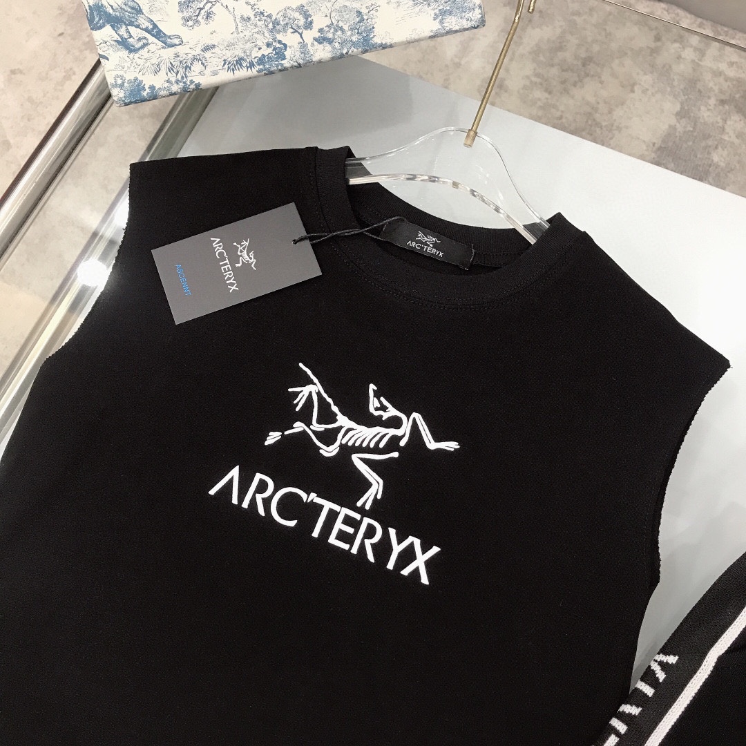 Arcteryx Original Bird 2023/SS Collection: Stylish Kids’ Summer Wear in Black and Oatmeal - 图片 5