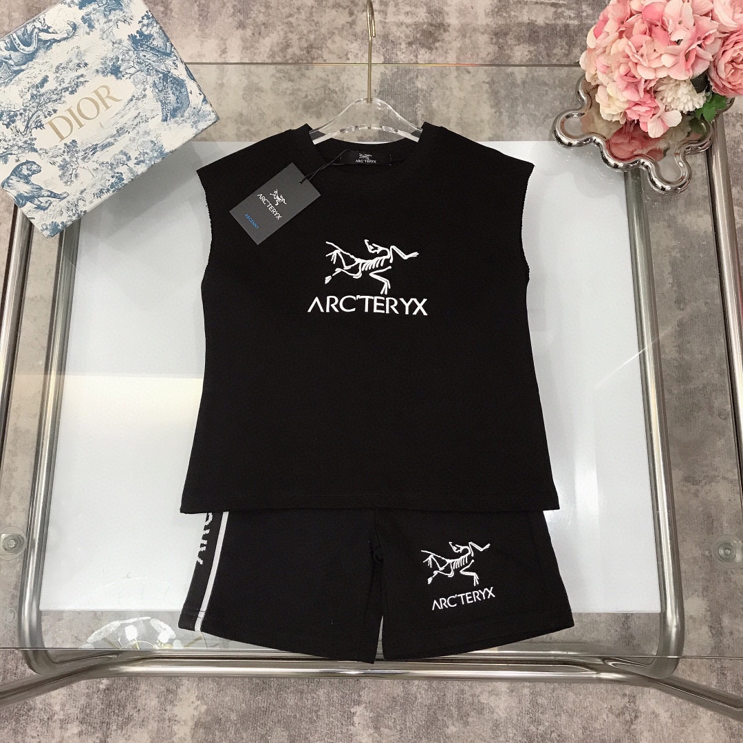 Arcteryx Original Bird 2023/SS Collection: Stylish Kids’ Summer Wear in Black and Oatmeal - 图片 2