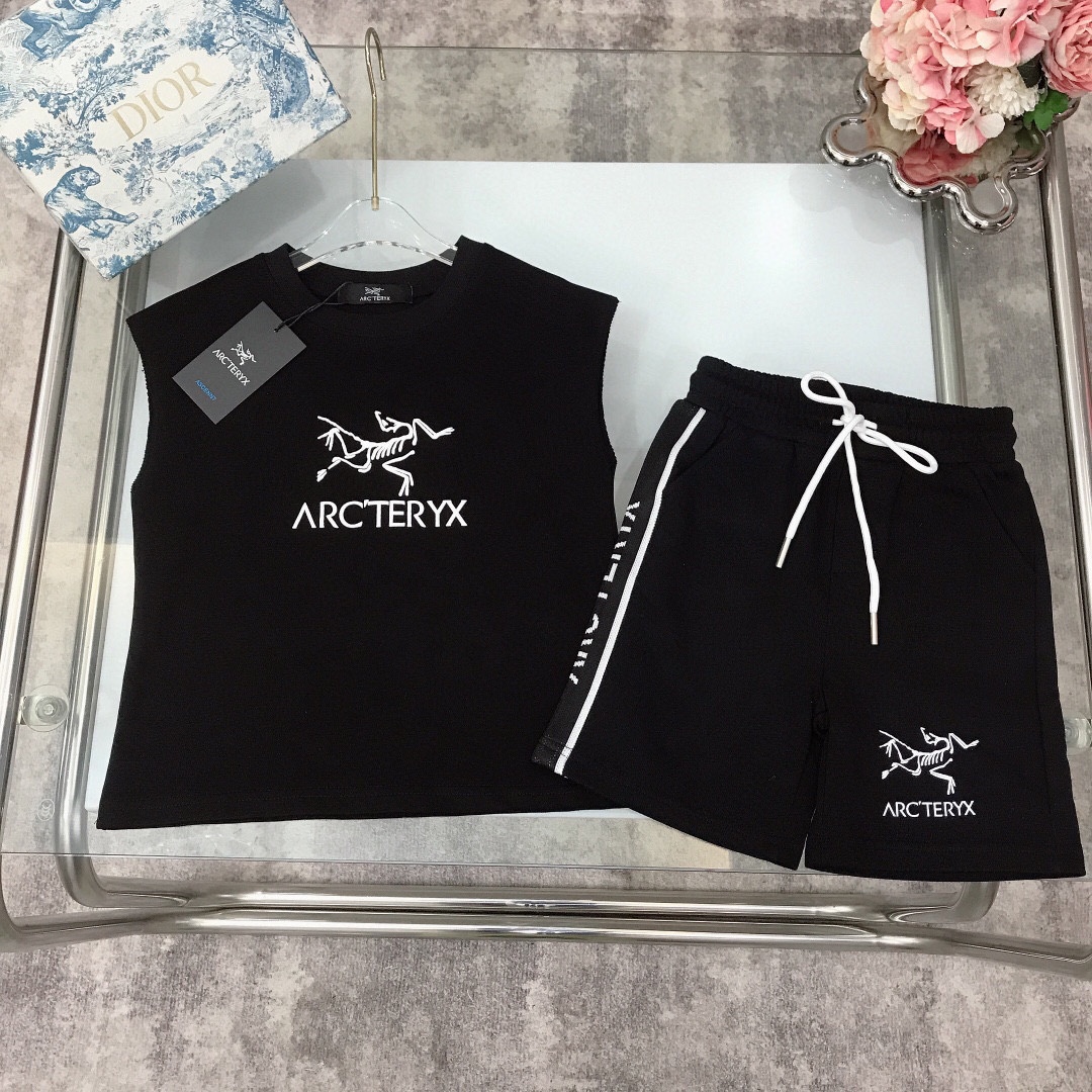 Arcteryx Original Bird 2023/SS Collection: Stylish Kids’ Summer Wear in Black and Oatmeal