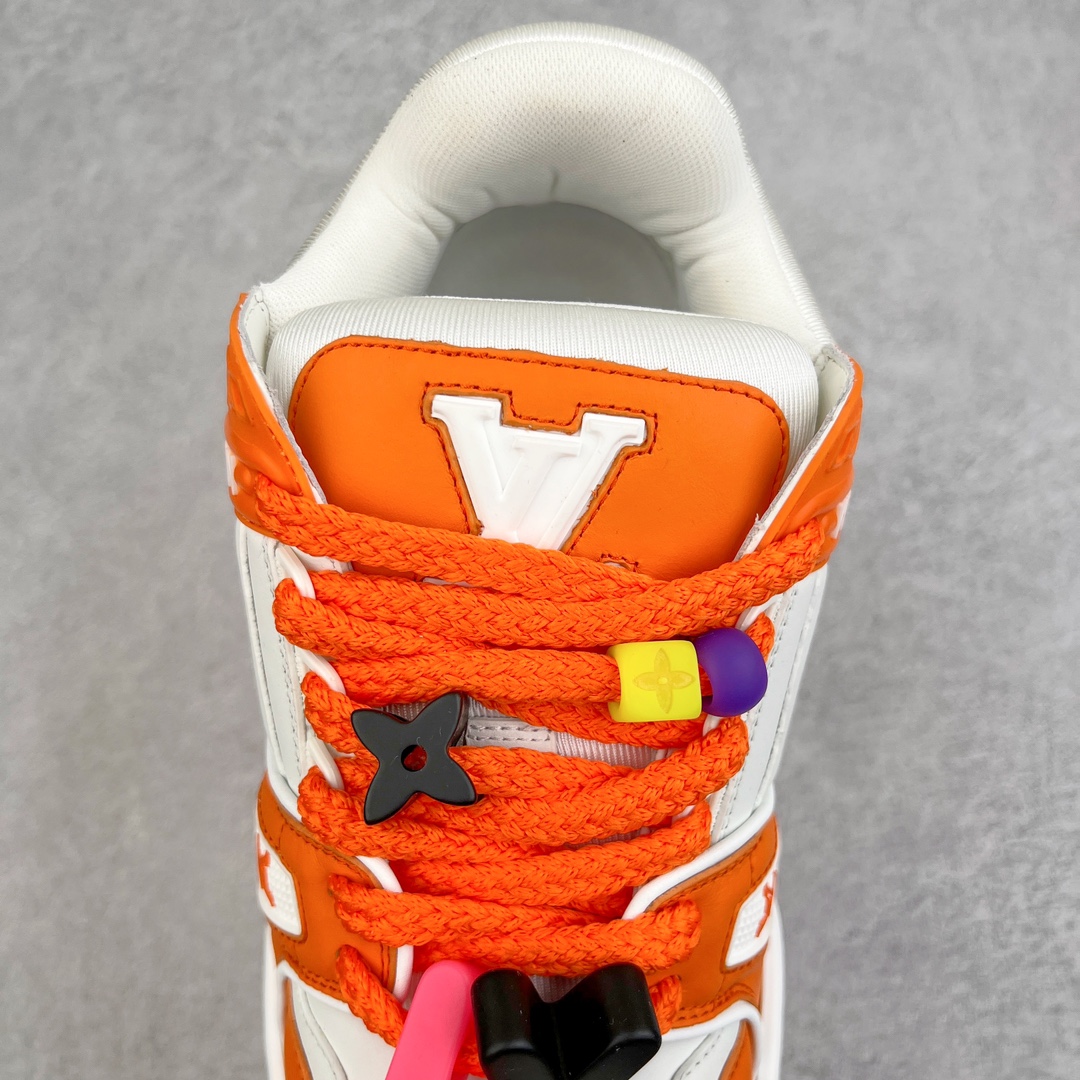 图片[5]-＃纯原福利 最稳版本 lv Trainer Maxi 小胖丁系列面包鞋 驴牌23S时尚走秀款 原版购入开发历时半年开发打造 原版完美楦型 多次调试 达到还原99% 鞋面独家订制细柔小牛皮 厚实织物鞋带 独家私模超轻TPU大底 原配扣子串珠 正确原装黄色鞋盒 正确中底印花 鞋面印花3D高频深度立体 全鞋电脑针车 紧密相连 针距密度一致 皮面裁剪部位 统一油边封口工艺 备受瞩目火热面包鞋再次拉满流量 各地网红上脚 立体饱满的彩色面包鞋身 超大版型重新诠释了 Virgil Abloh大热lv运动时装鞋 完美增高5CM Size 36 37 38 39 40 41 42 43 44 45-选品中心