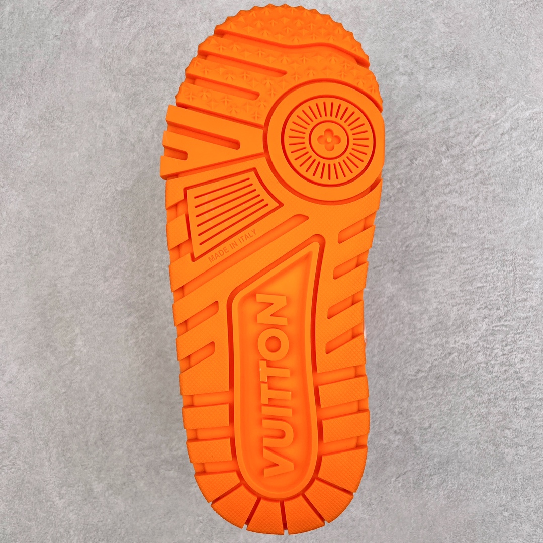 图片[9]-＃纯原福利 最稳版本 lv Trainer Maxi 小胖丁系列面包鞋 驴牌23S时尚走秀款 原版购入开发历时半年开发打造 原版完美楦型 多次调试 达到还原99% 鞋面独家订制细柔小牛皮 厚实织物鞋带 独家私模超轻TPU大底 原配扣子串珠 正确原装黄色鞋盒 正确中底印花 鞋面印花3D高频深度立体 全鞋电脑针车 紧密相连 针距密度一致 皮面裁剪部位 统一油边封口工艺 备受瞩目火热面包鞋再次拉满流量 各地网红上脚 立体饱满的彩色面包鞋身 超大版型重新诠释了 Virgil Abloh大热lv运动时装鞋 完美增高5CM Size 36 37 38 39 40 41 42 43 44 45-选品中心