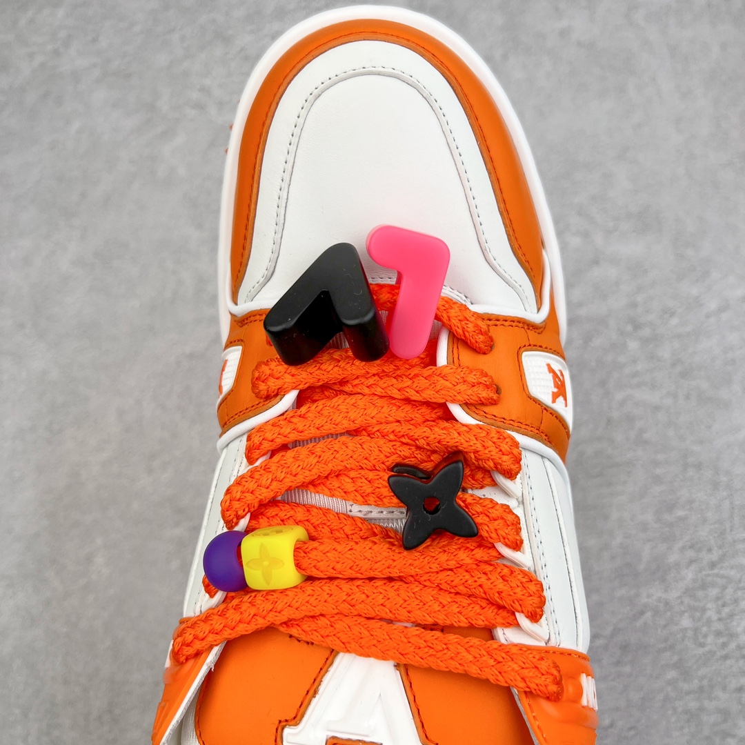 图片[4]-＃纯原福利 最稳版本 lv Trainer Maxi 小胖丁系列面包鞋 驴牌23S时尚走秀款 原版购入开发历时半年开发打造 原版完美楦型 多次调试 达到还原99% 鞋面独家订制细柔小牛皮 厚实织物鞋带 独家私模超轻TPU大底 原配扣子串珠 正确原装黄色鞋盒 正确中底印花 鞋面印花3D高频深度立体 全鞋电脑针车 紧密相连 针距密度一致 皮面裁剪部位 统一油边封口工艺 备受瞩目火热面包鞋再次拉满流量 各地网红上脚 立体饱满的彩色面包鞋身 超大版型重新诠释了 Virgil Abloh大热lv运动时装鞋 完美增高5CM Size 36 37 38 39 40 41 42 43 44 45-选品中心