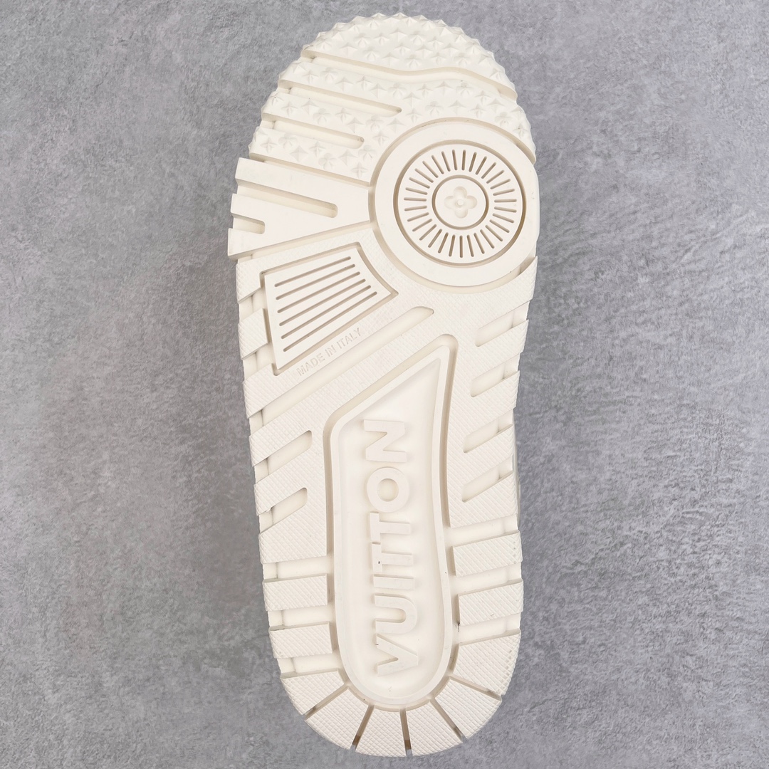 图片[9]-＃纯原福利 最稳版本 lv Trainer Maxi 小胖丁系列面包鞋 驴牌23S时尚走秀款 原版购入开发历时半年开发打造 原版完美楦型 多次调试 达到还原99% 鞋面独家订制细柔小牛皮 厚实织物鞋带 独家私模超轻TPU大底 原配扣子串珠 正确原装黄色鞋盒 正确中底印花 鞋面印花3D高频深度立体 全鞋电脑针车 紧密相连 针距密度一致 皮面裁剪部位 统一油边封口工艺 备受瞩目火热面包鞋再次拉满流量 各地网红上脚 立体饱满的彩色面包鞋身 超大版型重新诠释了 Virgil Abloh大热lv运动时装鞋 完美增高5CM Size 36 37 38 39 40 41 42 43 44 45-选品中心