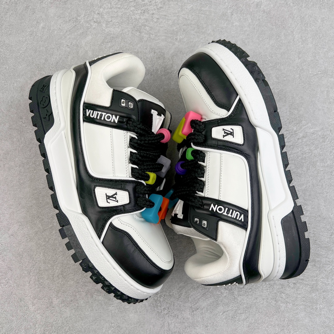 图片[3]-＃纯原福利 最稳版本 lv Trainer Maxi 小胖丁系列面包鞋 驴牌23S时尚走秀款 原版购入开发历时半年开发打造 原版完美楦型 多次调试 达到还原99% 鞋面独家订制细柔小牛皮 厚实织物鞋带 独家私模超轻TPU大底 原配扣子串珠 正确原装黄色鞋盒 正确中底印花 鞋面印花3D高频深度立体 全鞋电脑针车 紧密相连 针距密度一致 皮面裁剪部位 统一油边封口工艺 备受瞩目火热面包鞋再次拉满流量 各地网红上脚 立体饱满的彩色面包鞋身 超大版型重新诠释了 Virgil Abloh大热lv运动时装鞋 完美增高5CM Size 36 37 38 39 40 41 42 43 44 45-选品中心