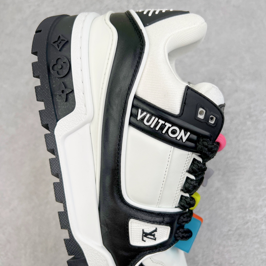 图片[6]-＃纯原福利 最稳版本 lv Trainer Maxi 小胖丁系列面包鞋 驴牌23S时尚走秀款 原版购入开发历时半年开发打造 原版完美楦型 多次调试 达到还原99% 鞋面独家订制细柔小牛皮 厚实织物鞋带 独家私模超轻TPU大底 原配扣子串珠 正确原装黄色鞋盒 正确中底印花 鞋面印花3D高频深度立体 全鞋电脑针车 紧密相连 针距密度一致 皮面裁剪部位 统一油边封口工艺 备受瞩目火热面包鞋再次拉满流量 各地网红上脚 立体饱满的彩色面包鞋身 超大版型重新诠释了 Virgil Abloh大热lv运动时装鞋 完美增高5CM Size 36 37 38 39 40 41 42 43 44 45-选品中心