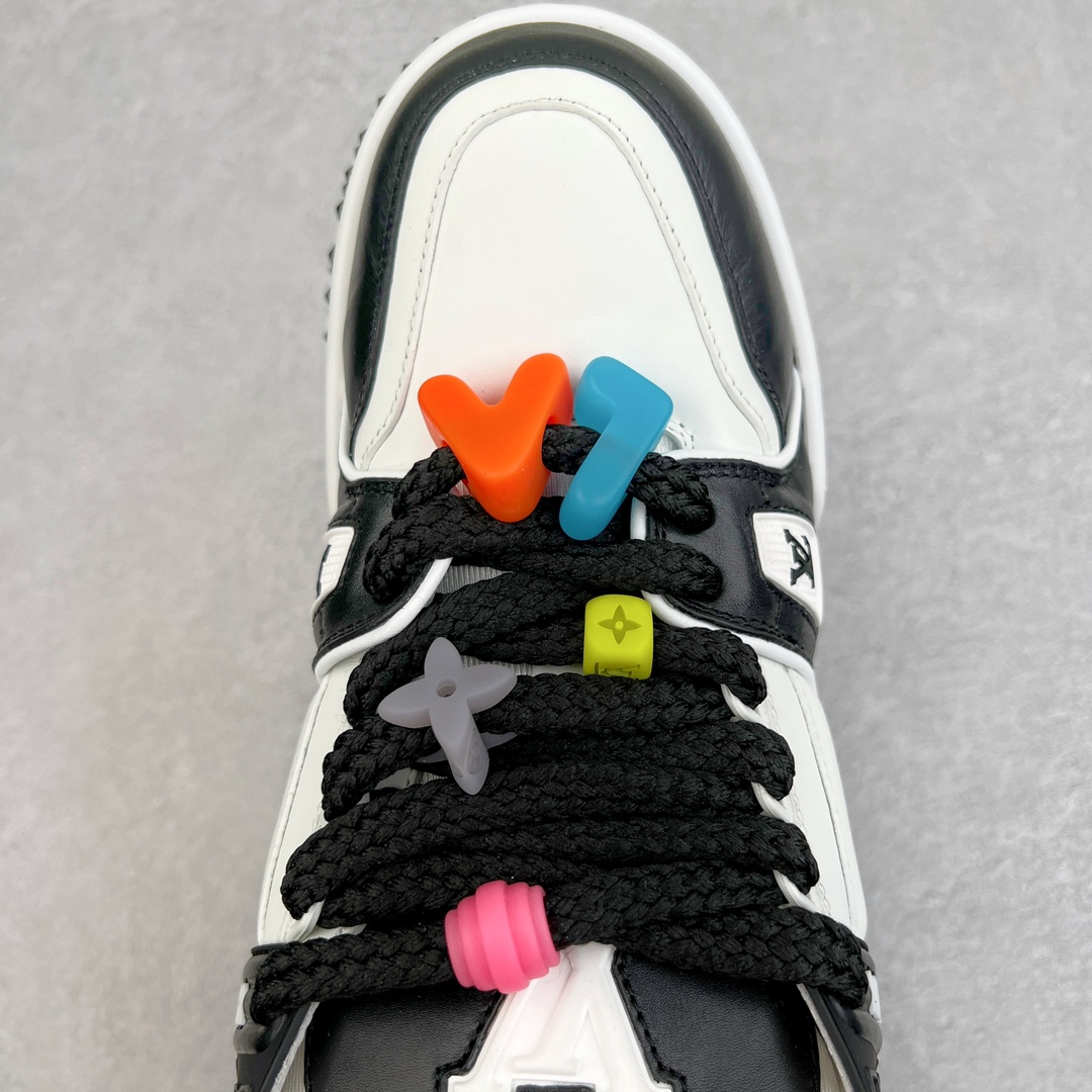 图片[4]-＃纯原福利 最稳版本 lv Trainer Maxi 小胖丁系列面包鞋 驴牌23S时尚走秀款 原版购入开发历时半年开发打造 原版完美楦型 多次调试 达到还原99% 鞋面独家订制细柔小牛皮 厚实织物鞋带 独家私模超轻TPU大底 原配扣子串珠 正确原装黄色鞋盒 正确中底印花 鞋面印花3D高频深度立体 全鞋电脑针车 紧密相连 针距密度一致 皮面裁剪部位 统一油边封口工艺 备受瞩目火热面包鞋再次拉满流量 各地网红上脚 立体饱满的彩色面包鞋身 超大版型重新诠释了 Virgil Abloh大热lv运动时装鞋 完美增高5CM Size 36 37 38 39 40 41 42 43 44 45-选品中心