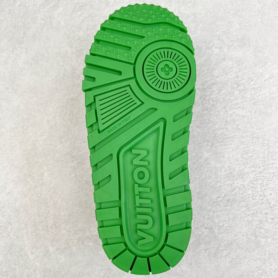 图片[9]-＃纯原福利 最稳版本 lv Trainer Maxi 小胖丁系列面包鞋 驴牌23S时尚走秀款 原版购入开发历时半年开发打造 原版完美楦型 多次调试 达到还原99% 鞋面独家订制细柔小牛皮 厚实织物鞋带 独家私模超轻TPU大底 原配扣子串珠 正确原装黄色鞋盒 正确中底印花 鞋面印花3D高频深度立体 全鞋电脑针车 紧密相连 针距密度一致 皮面裁剪部位 统一油边封口工艺 备受瞩目火热面包鞋再次拉满流量 各地网红上脚 立体饱满的彩色面包鞋身 超大版型重新诠释了 Virgil Abloh大热lv运动时装鞋 完美增高5CM Size 36 37 38 39 40 41 42 43 44 45-选品中心