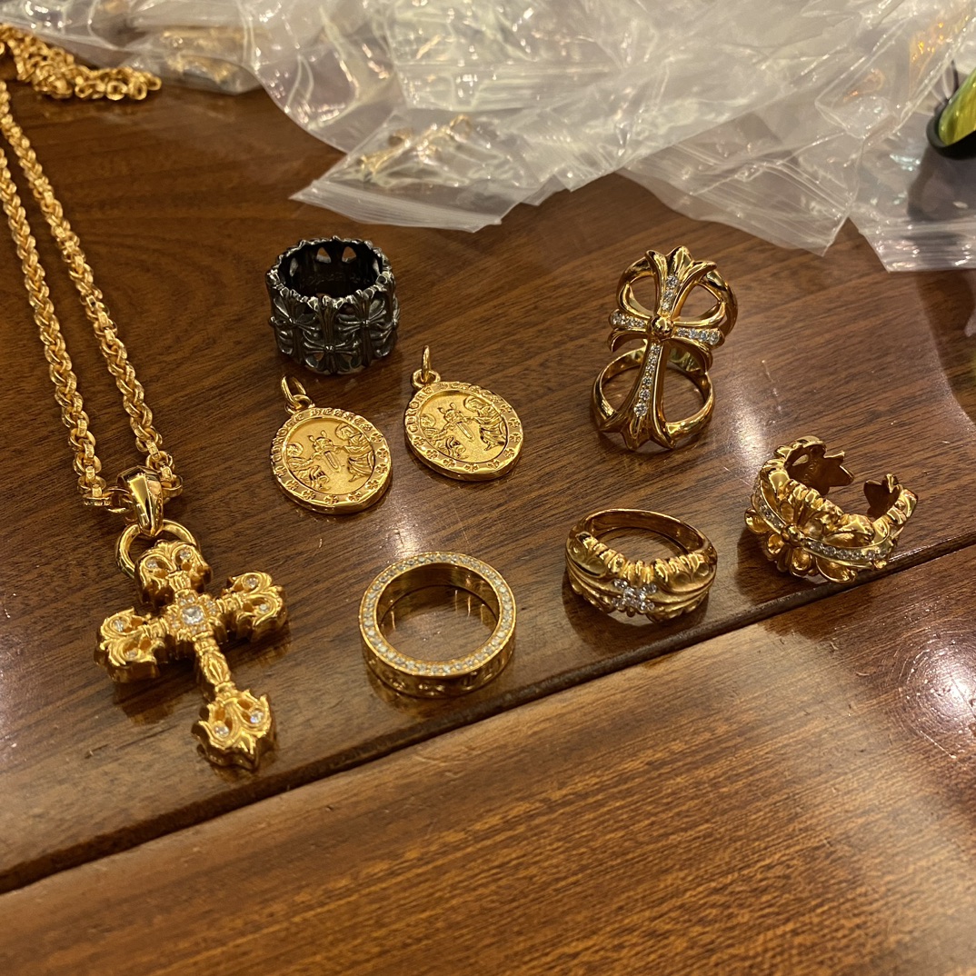 Gold-plated custom with diamond setting