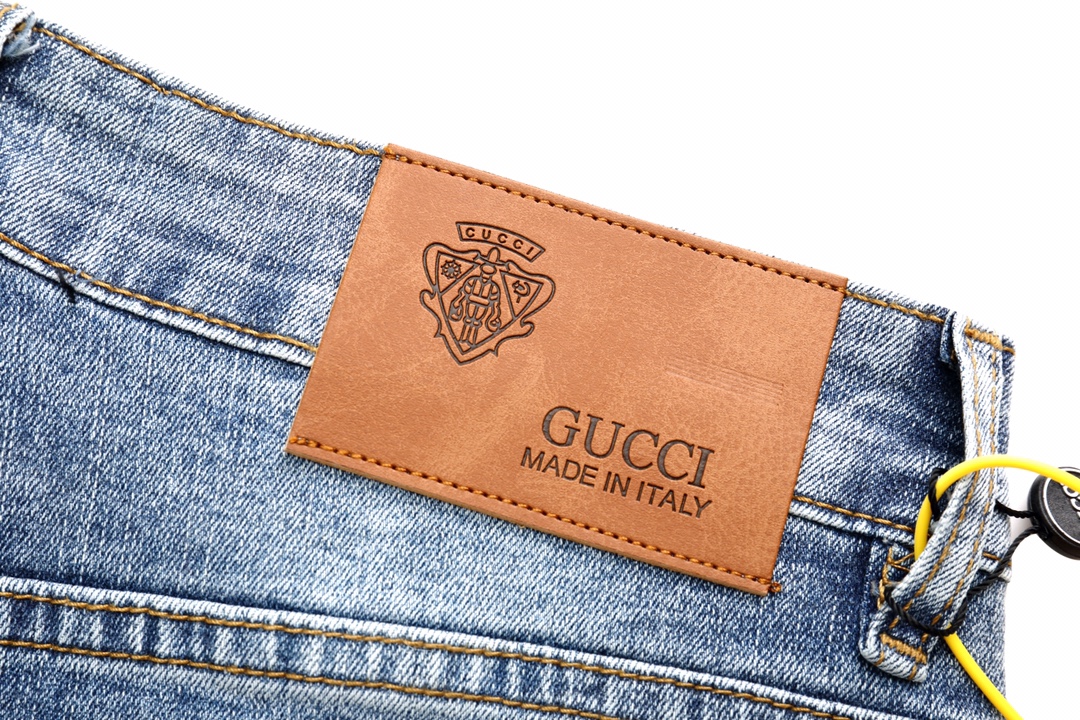 2023 Newest Gucchi Blue-Barrel Jeans: Water-Washed, Comfortable, and Stylish - 图片 8